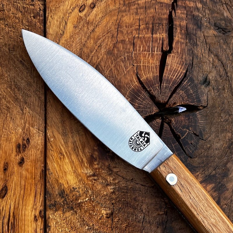 Artzaina, couteau de poche basque en bois de néflier scarifié et